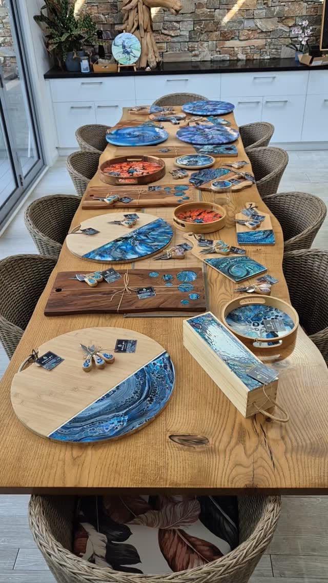 Post 1 by Susan Gardiner (DaSuze Art) on Instagram (video)