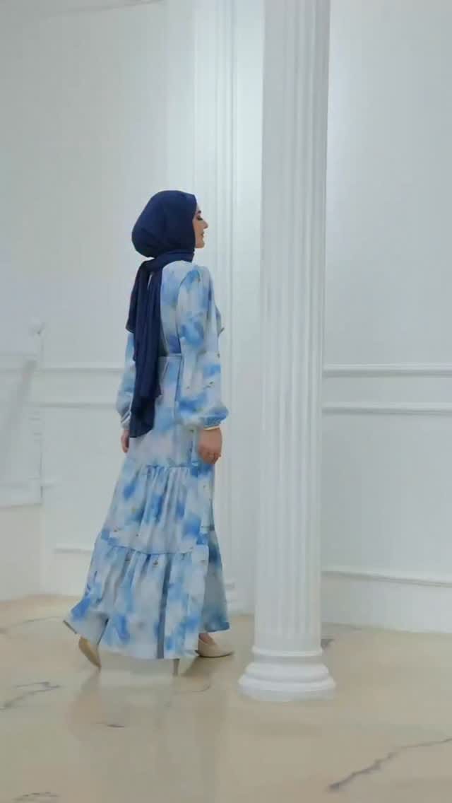 Post 1 by Saphir Mode on Instagram (video)