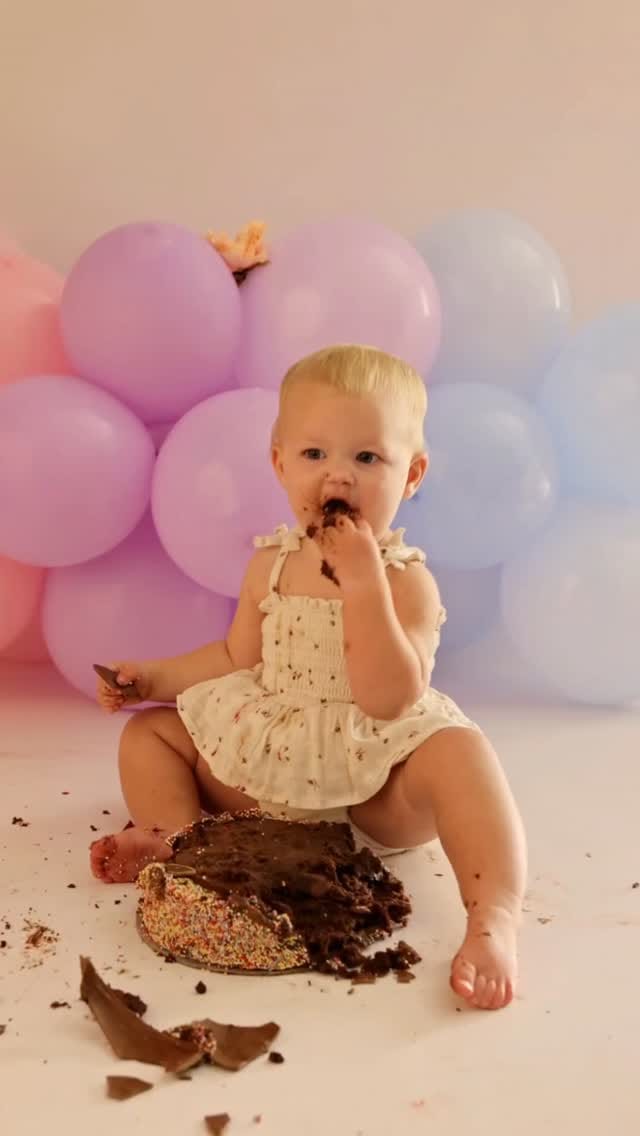 Post 2 by Tiny Hands Photography AUS on Instagram (video)