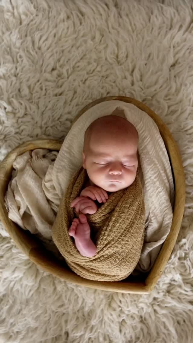 Post 3 by Tiny Hands Photography AUS on Instagram (video)