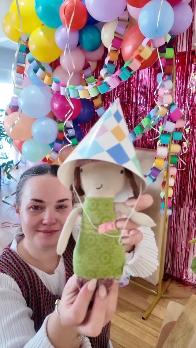 Post 3 by Lauren | mum of 5 | on Instagram (video)