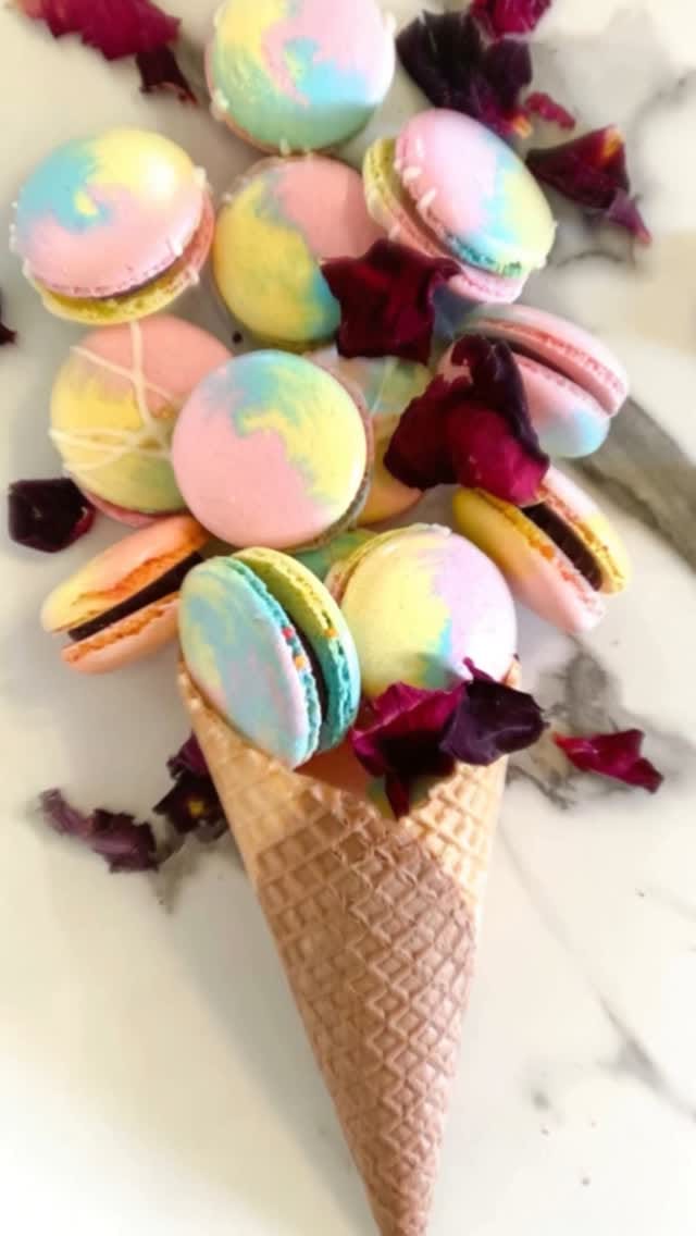 Post 5 by Macarons 🍪 #mactipthursday on Instagram (video)