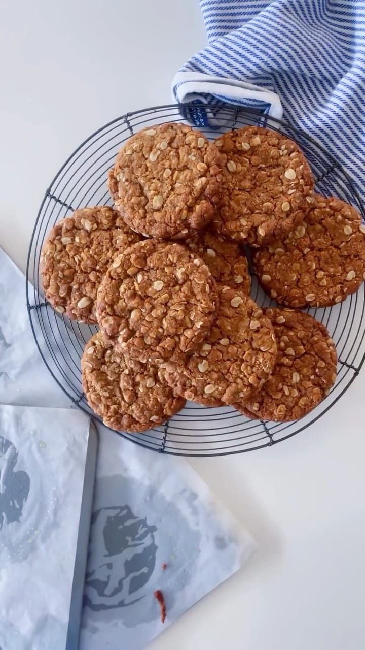 Post 5 by Anneka Manning on Instagram (video)