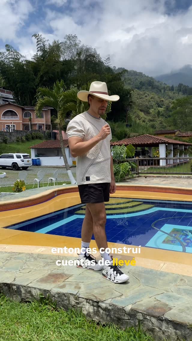 Post 5 by Rafael Acosta on Instagram (video)