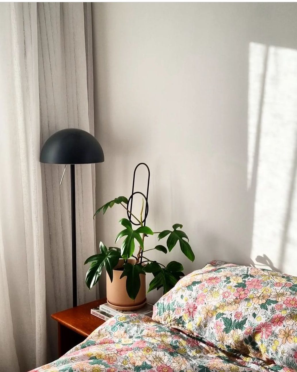 Post 5 by IVY MUSE on Instagram (image)