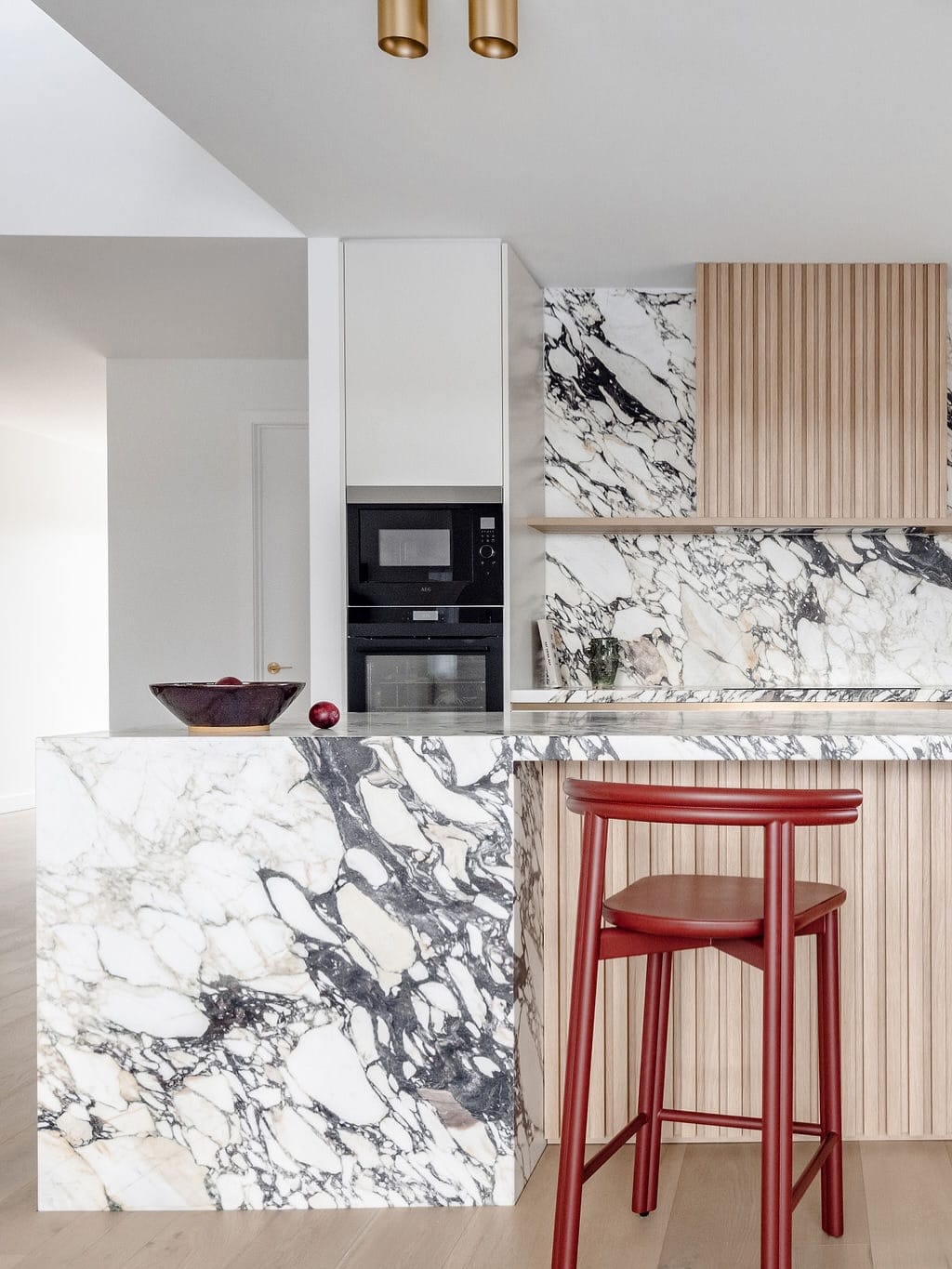 Post 6 by Studio Black Interiors | Maria Cerne | Interior Designer on Instagram (carousel)