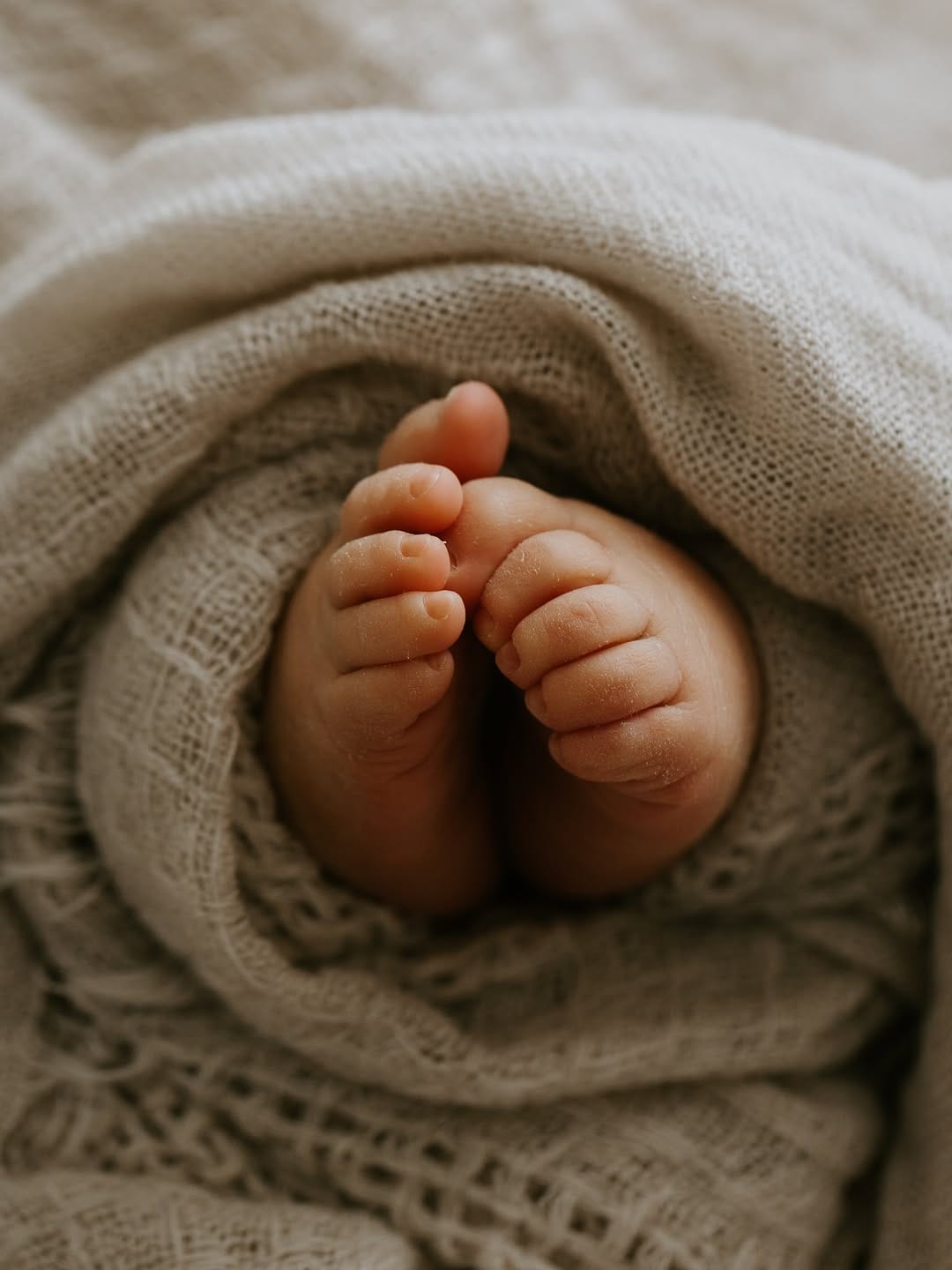 Post 7 by Gold Coast Newborn Baby Pregnancy Family Boudoir Photographer on Instagram (carousel)