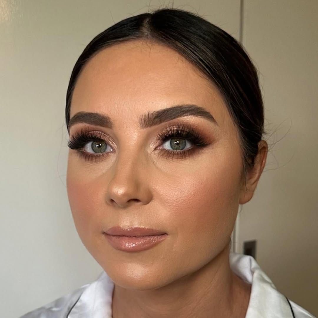 Post 3 by ASH GLAMOUR MAKEUP on Instagram (image)
