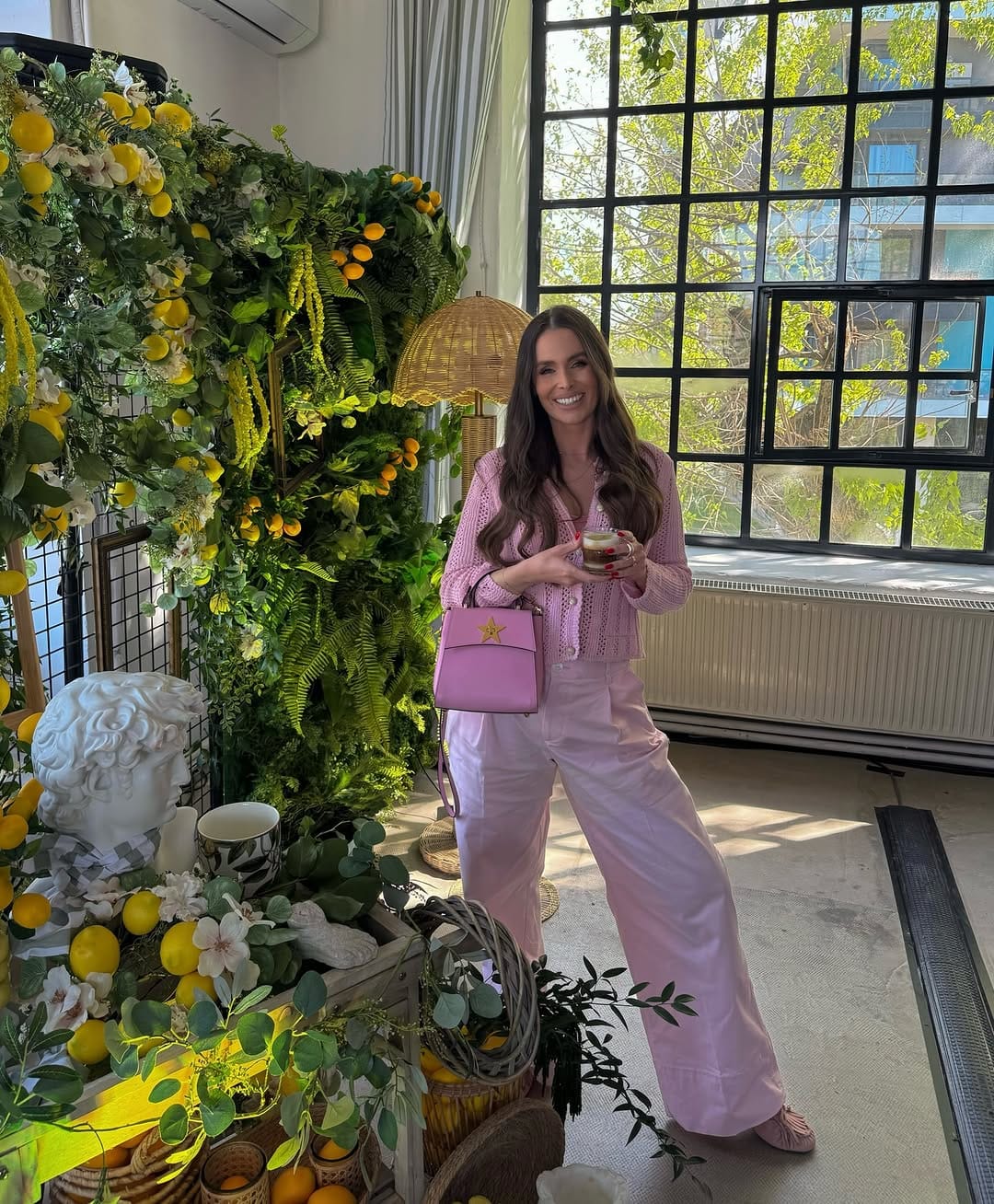Post 8 by Sydney van den Bosch on Instagram (carousel)
