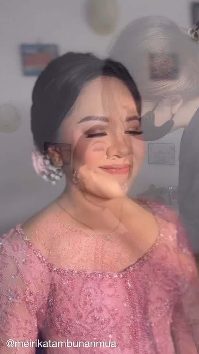 Post 7 by Meirika Tambunan on Instagram (video)