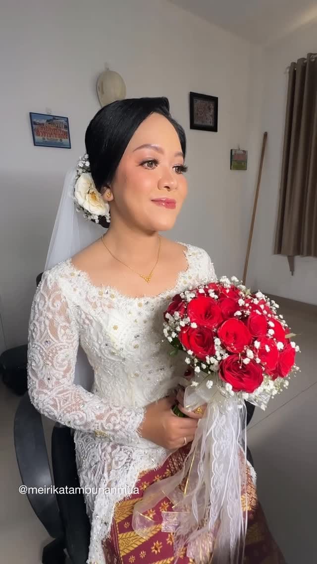 Post 5 by Meirika Tambunan on Instagram (video)