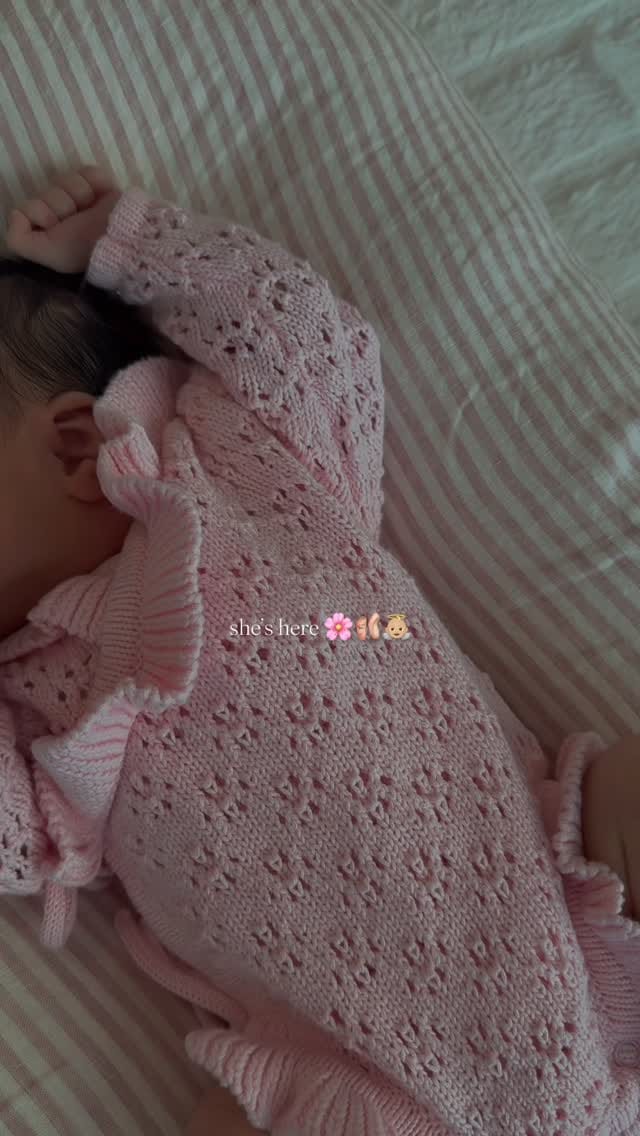 Post 10 by 𝗖𝗵𝗮𝗻𝘁𝘇’𝗲 on Instagram (video)