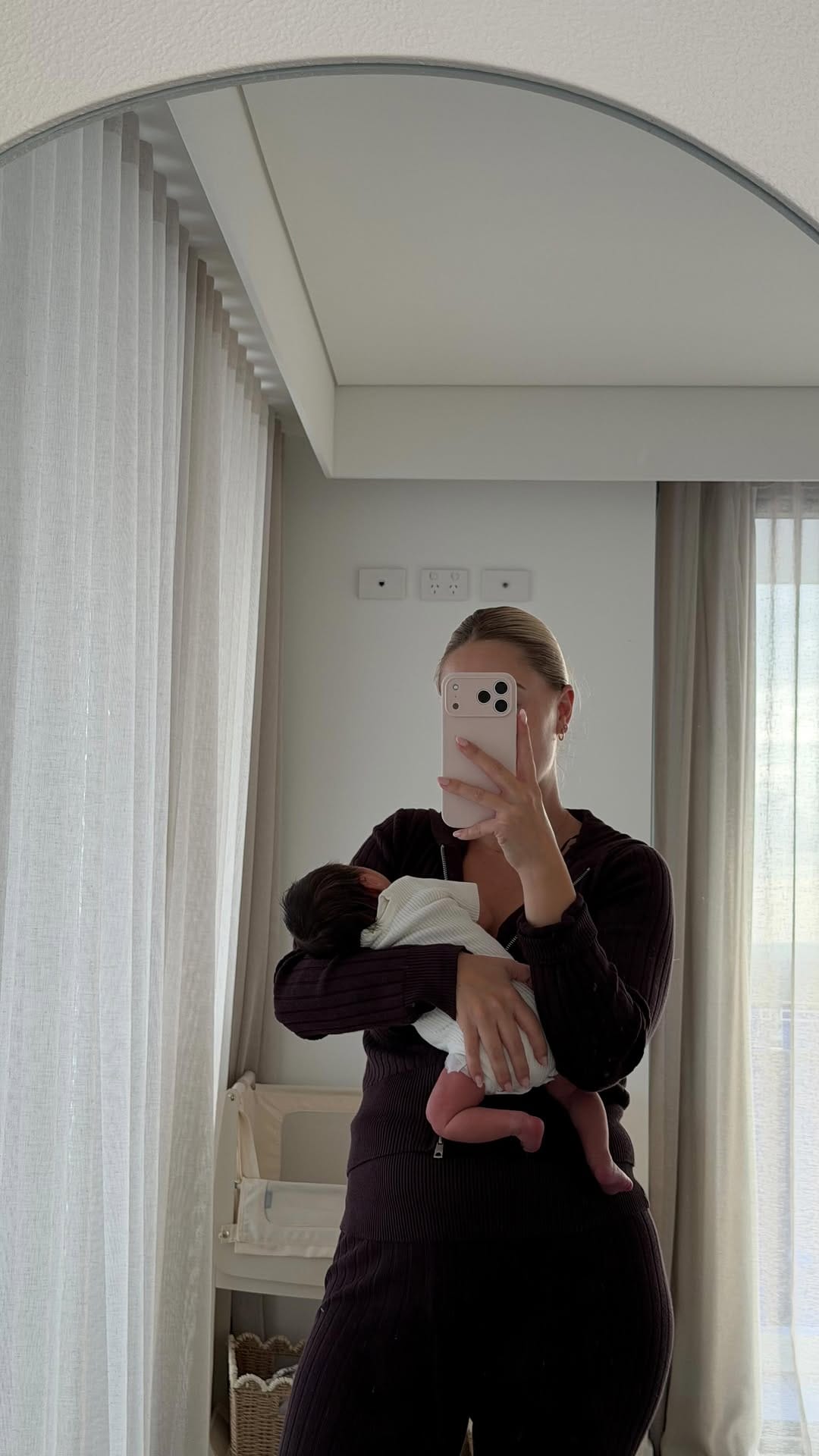 Post 8 by 𝗖𝗵𝗮𝗻𝘁𝘇’𝗲 on Instagram (video)