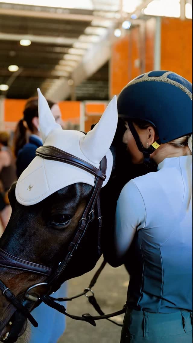 Post 4 by Valentina and Iliana Hercus on Instagram (video)