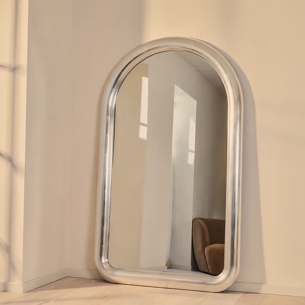 Post 2 by SYDNEY MIRRORS on Instagram (carousel)