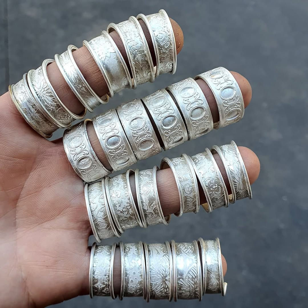 Post 10 by Carli 🔥 Silversmith & Glass Artist on Instagram (carousel)
