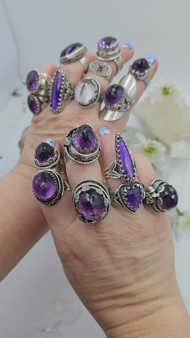 Post 7 by Carli 🔥 Silversmith & Glass Artist on Instagram (video)