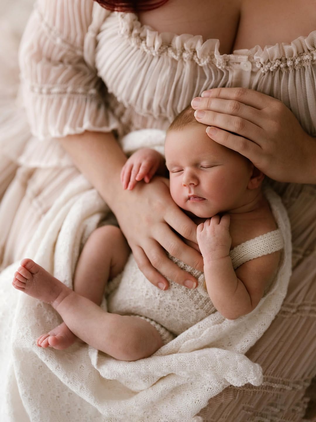 Post 7 by Sunshine Coast Photographer | Maternity & Newborn – Linzie Russo on Instagram (carousel)