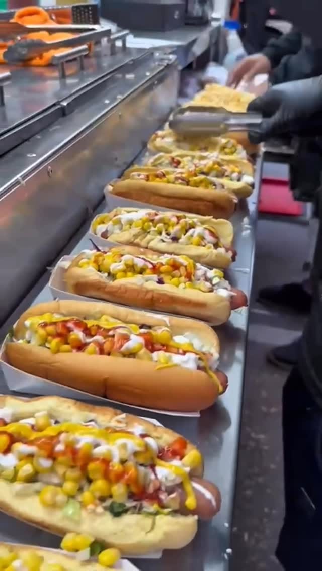 Post 4 by CARACAS DOG 🌭🇻🇪 LOS VERDADEROS ASQUEROSITOS on Instagram (video)