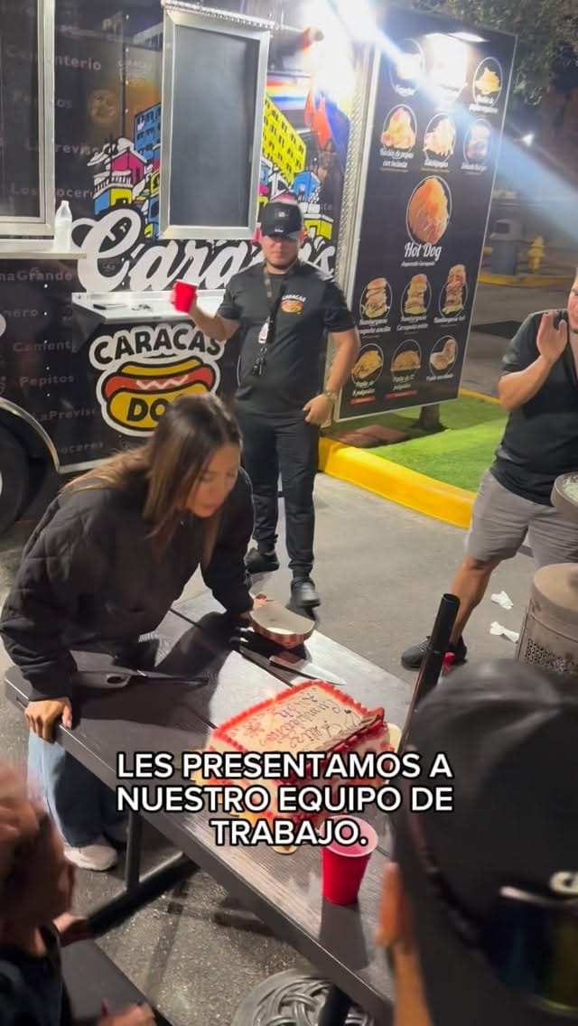 Post 2 by CARACAS DOG 🌭🇻🇪 LOS VERDADEROS ASQUEROSITOS on Instagram (video)