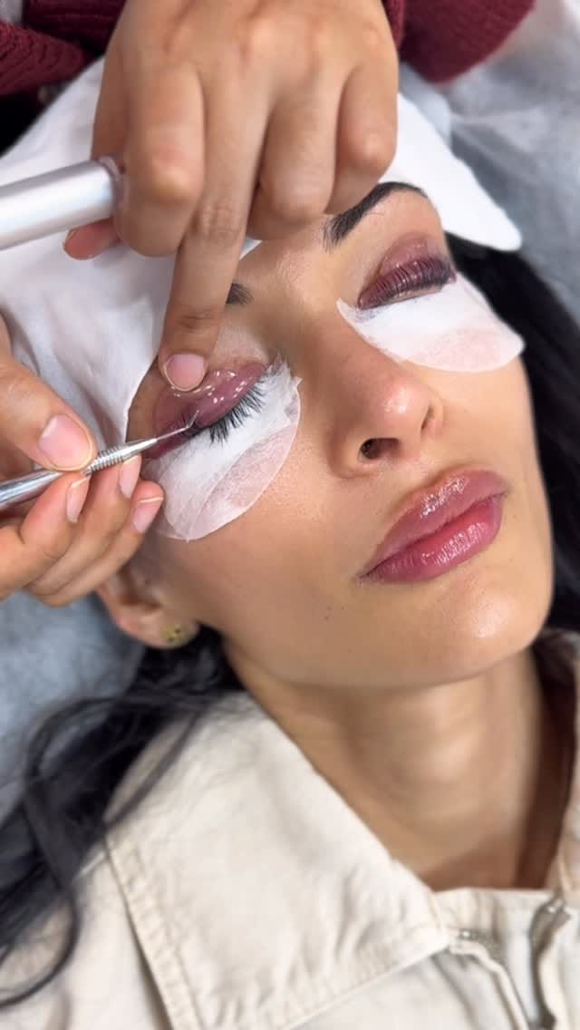 Post 8 by Empire Lash Studio NYC on Instagram (video)