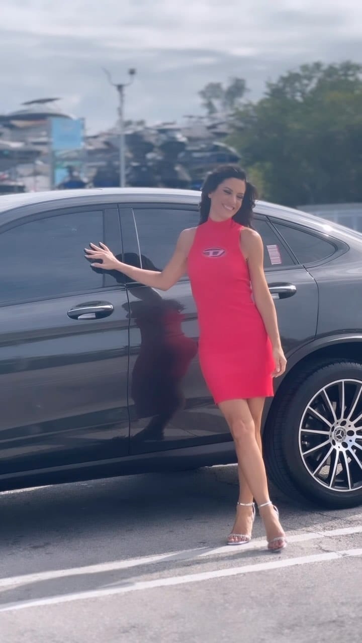 Post 10 by Rent a car Miami on Instagram (video)