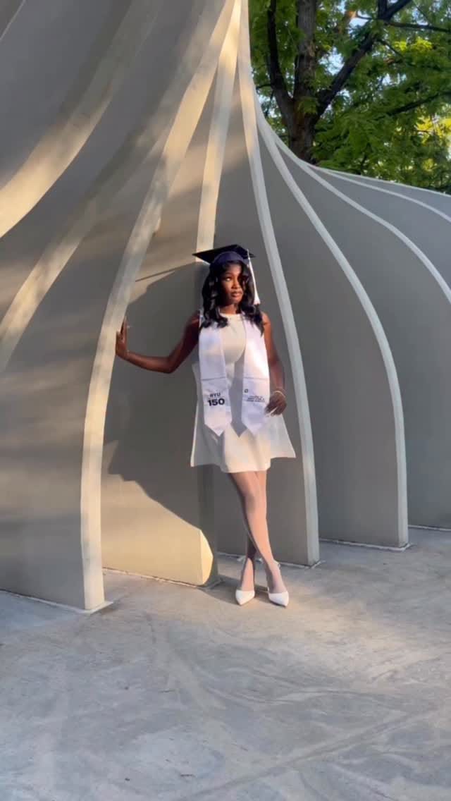 Post 1 by 𝒮𝒽𝒶𝓎 on Instagram (video)