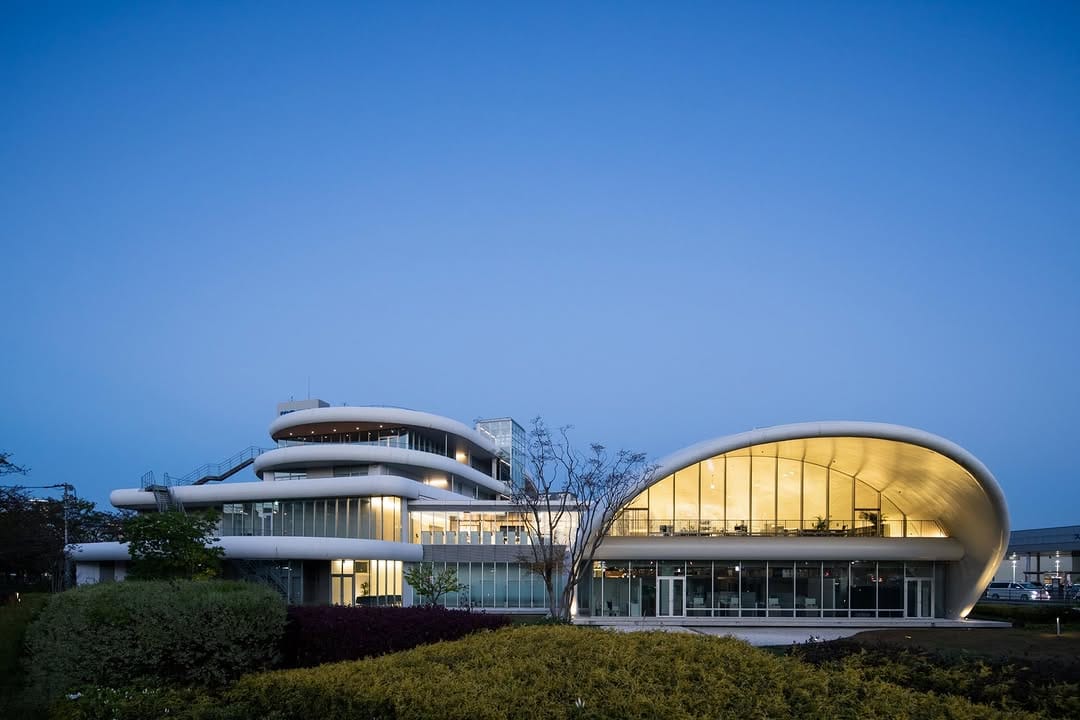 Post 4 by 株式会社 梓設計 on Instagram (carousel)