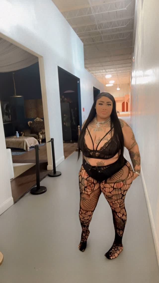 Post 10 by Pinky Redd on Instagram (video)