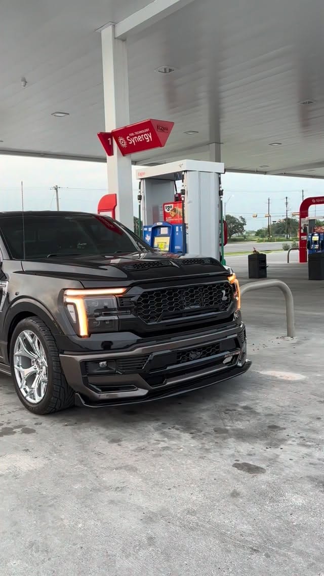 Post 6 by Super Snake J on Instagram (video)