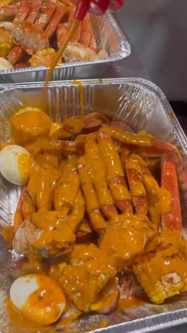 Post 7 by Welcome To The Crab TRAP House on Instagram (video)