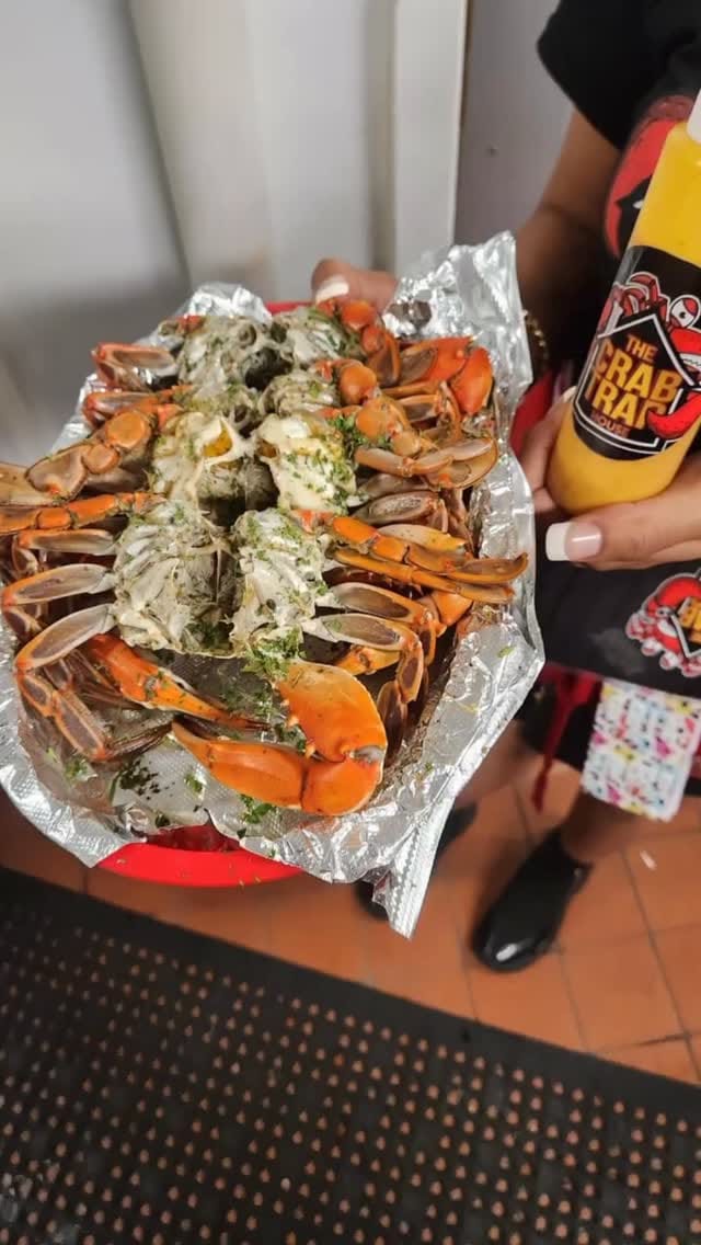 Post 3 by Welcome To The Crab TRAP House on Instagram (video)