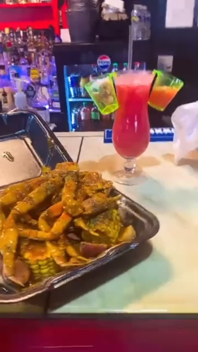 Post 6 by Welcome To The Crab TRAP House on Instagram (video)