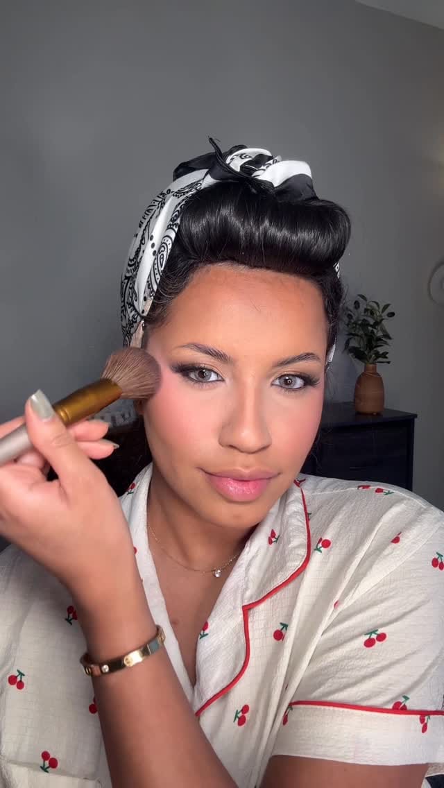 Post 2 by Imane Makeup on Instagram (video)