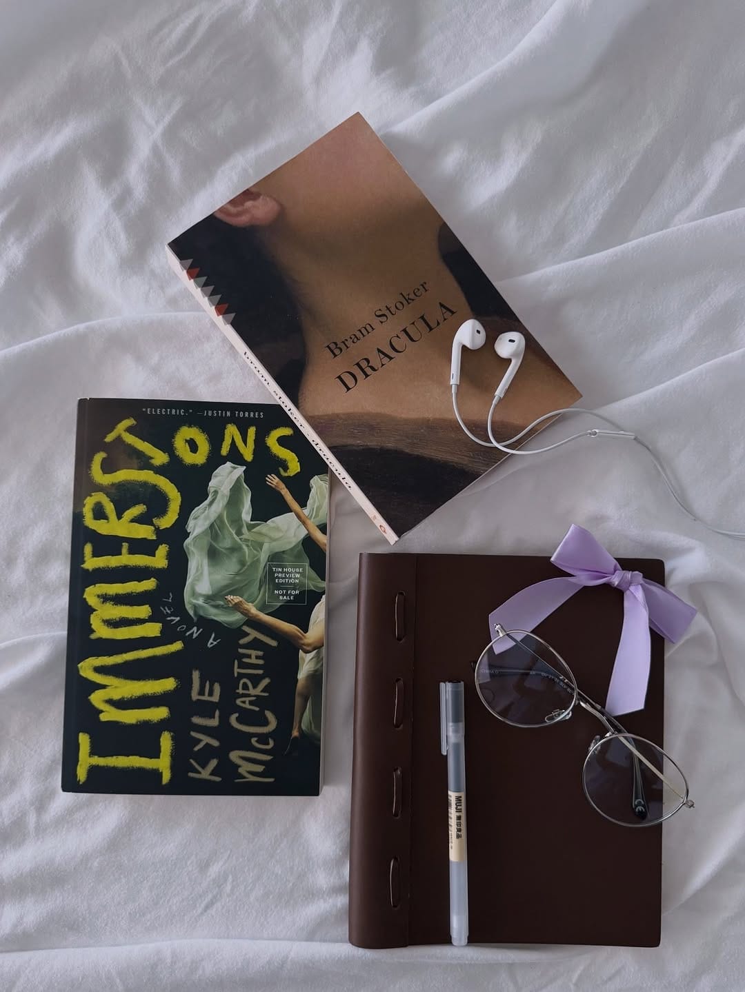 Post 8 by Maureen’s Bookstagram 🎀 on Instagram (carousel)