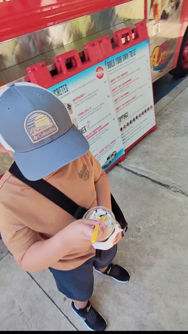 Post 2 by Lynnette & Victor Lluveras | Family Vlogs on Instagram (video)