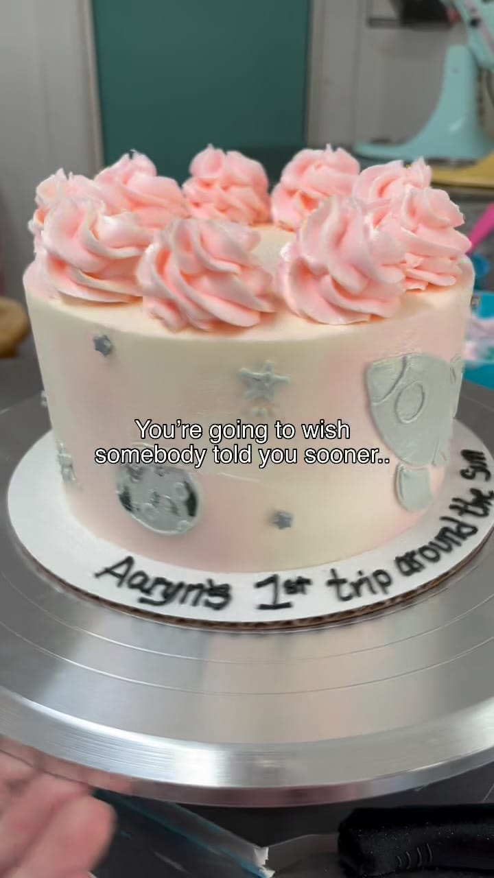 Post 6 by Cake Mama on Instagram (video)