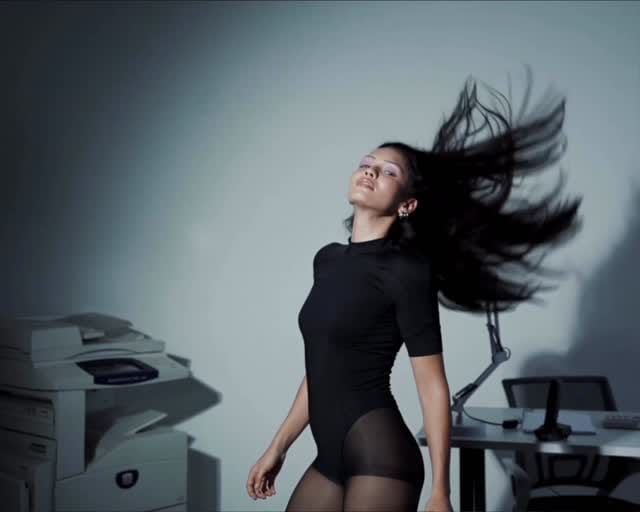 Post 8 by S T R A N I Z A on Instagram (video)