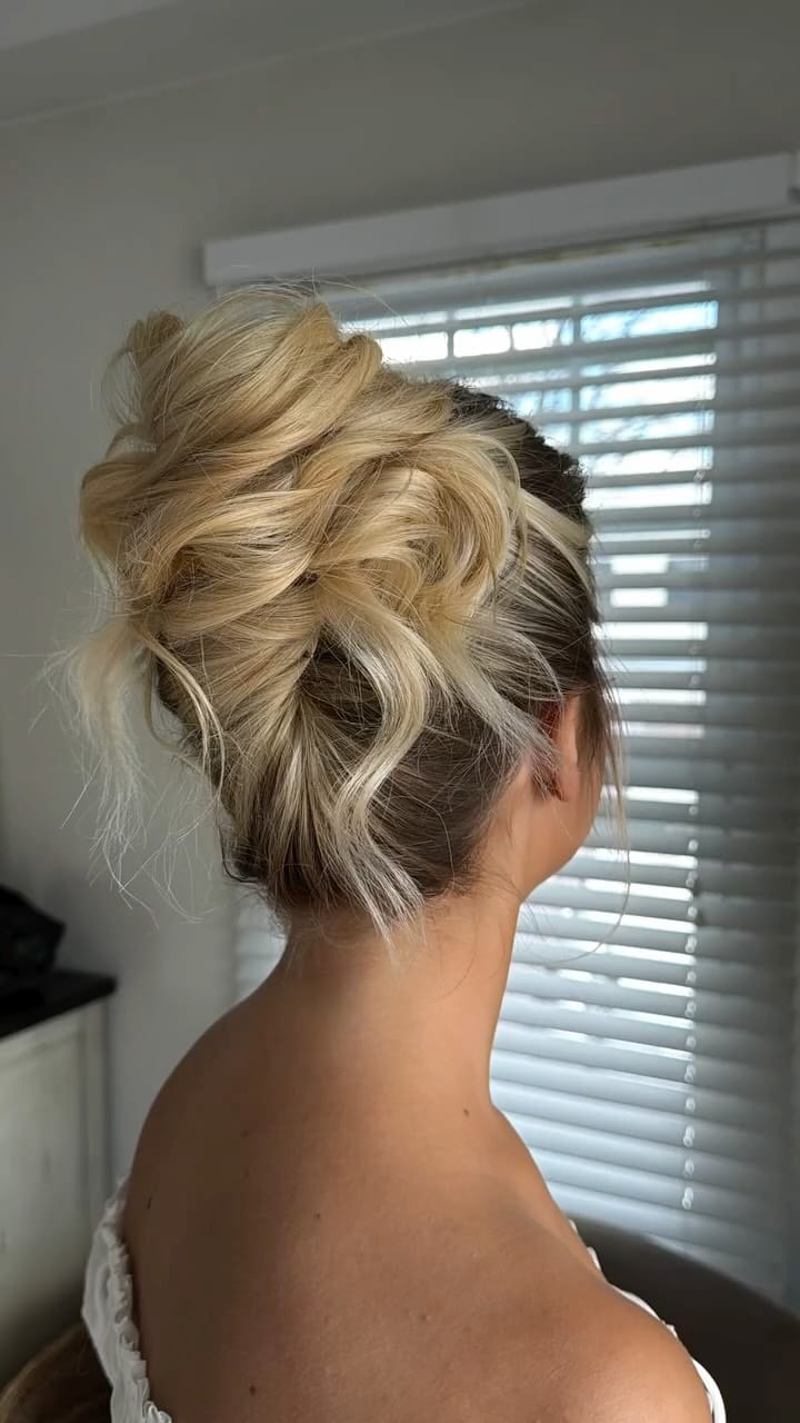 Post 1 by Michigan Bridal Specialist HMUA on Instagram (video)