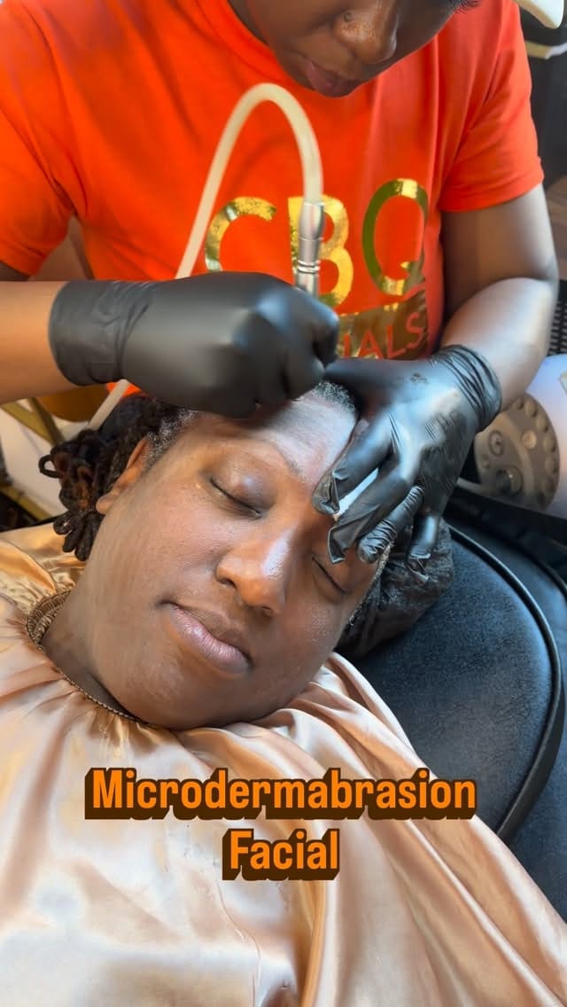 Post 3 by Chicago Facial Bar on Instagram (video)