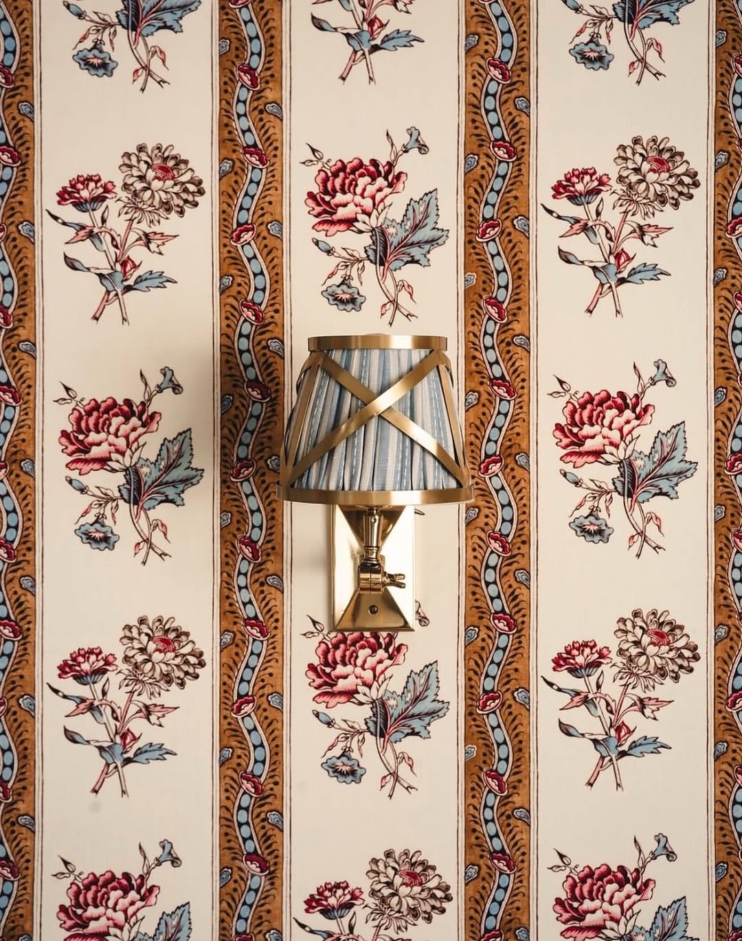 Post 6 by Iatesta Studio Handmade Furniture & Lighting on Instagram (image)