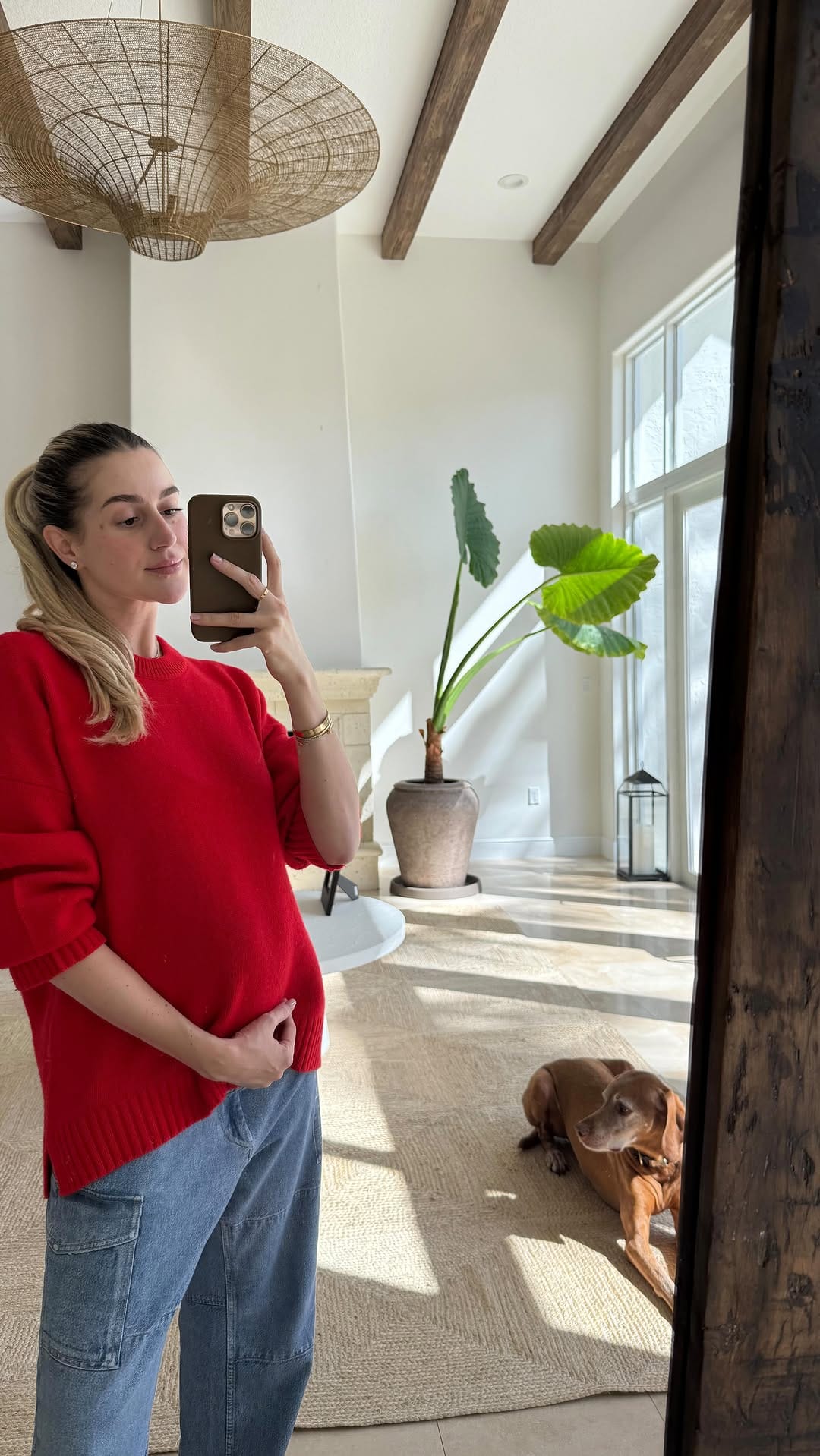 Post 9 by Alexa Abril Rojas on Instagram (video)