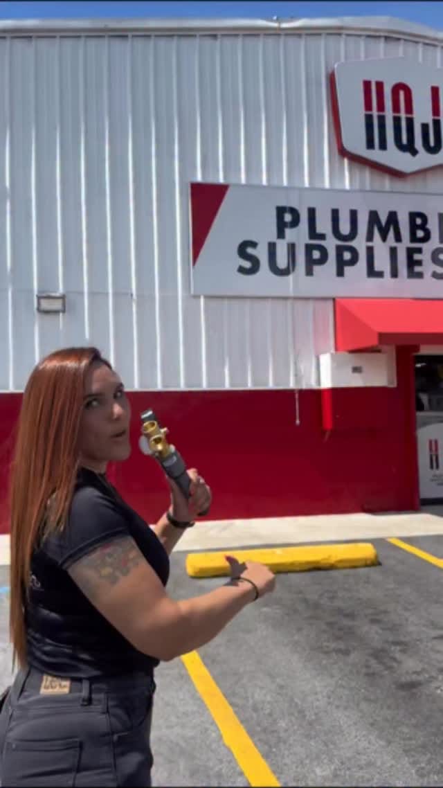 Post 1 by HandyWorksPR - Remodelaciones on Instagram (video)