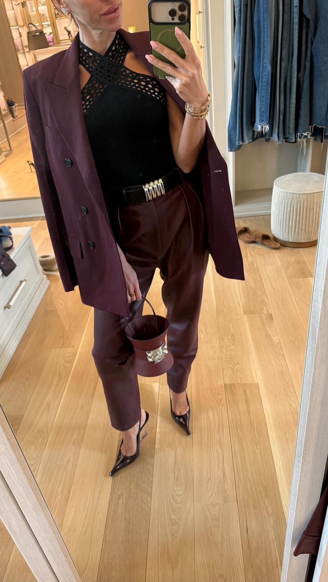 Post 8 by Dasha Maximova on Instagram (video)