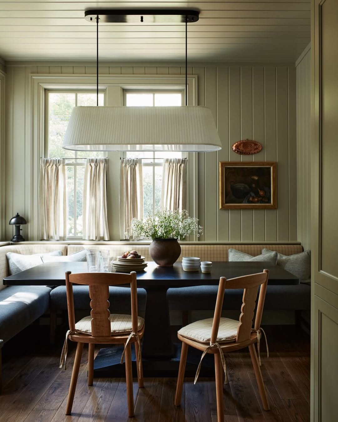Post 5 by Georgia Barnes Interiors on Instagram (image)