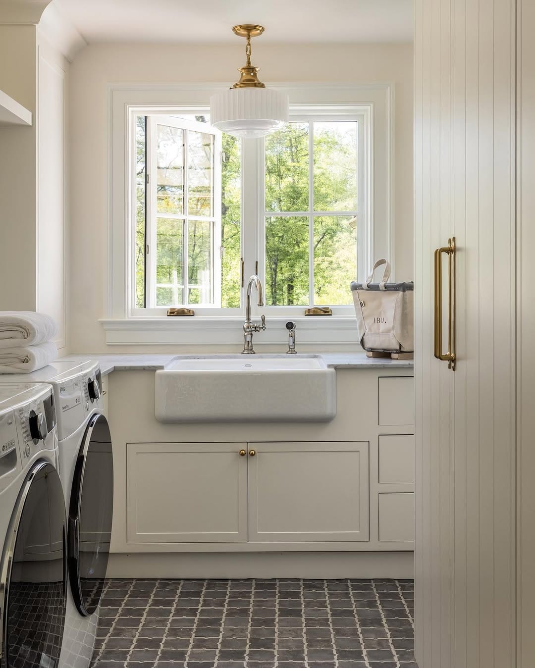 Post 10 by Georgia Barnes Interiors on Instagram (image)