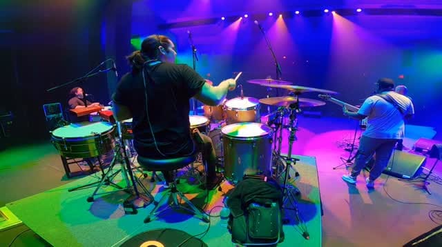 Post 5 by Israel Morales on Instagram (video)