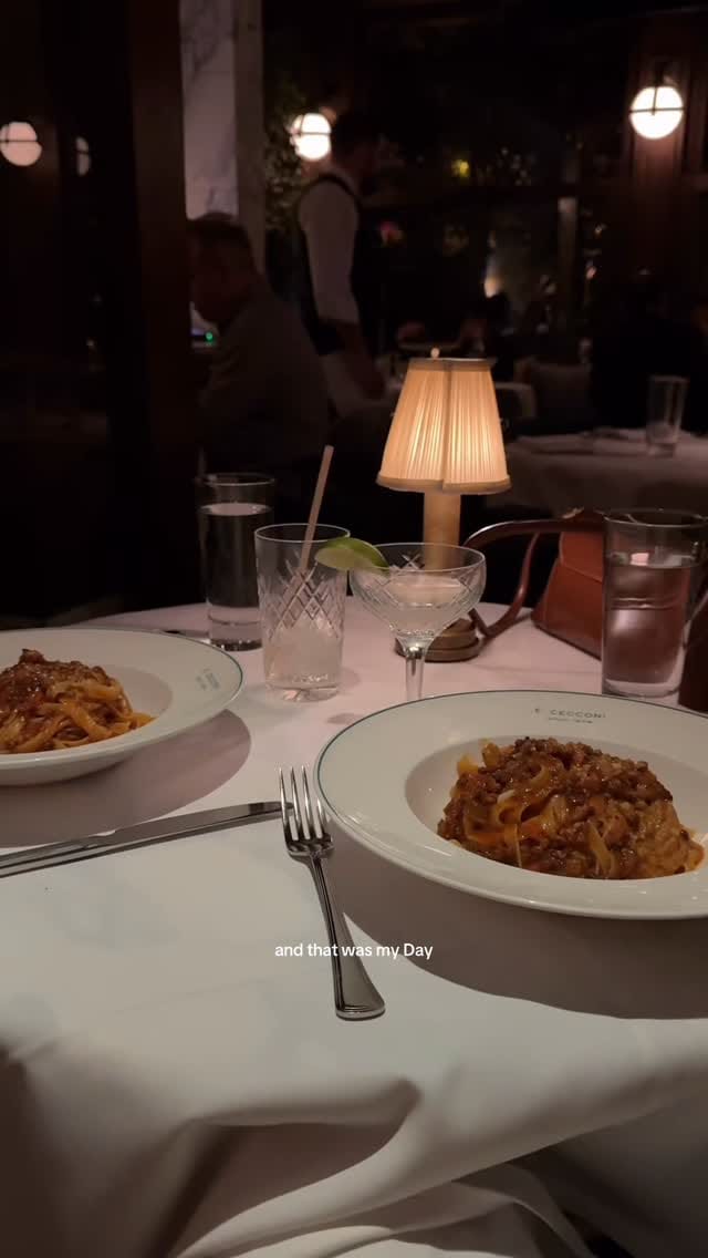 Post 8 by Mia Smith on Instagram (video)