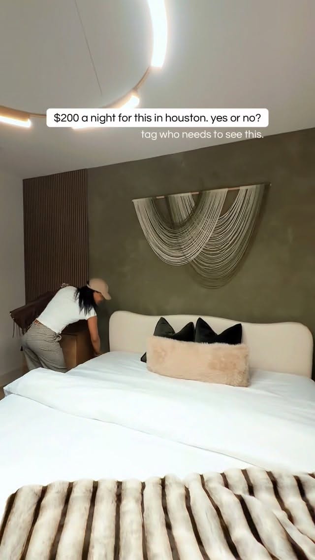 Post 6 by Kele Helm on Instagram (video)