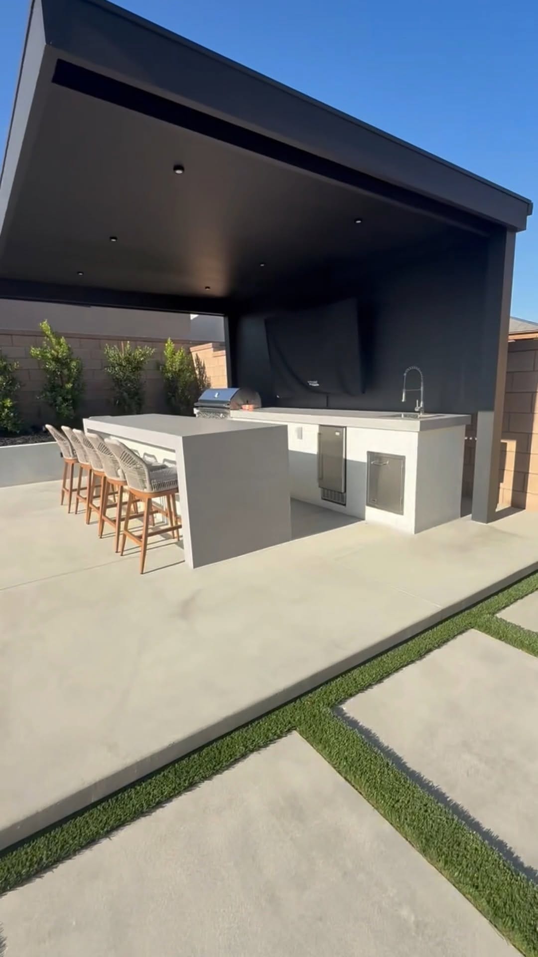 Post 7 by BBQ Islands & Designs on Instagram (video)
